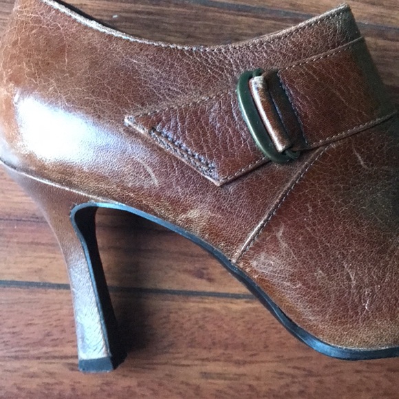 👠👠Parade Pointed Toe Heeled Booties👠👠 - Picture 6 of 11